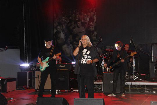 Hills Up 1